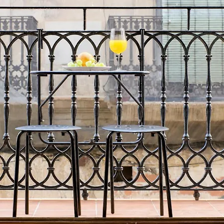 Ciutat Vella Modern Apartament *