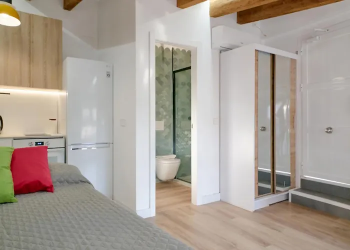 Ciutat Vella Modern Apartament *